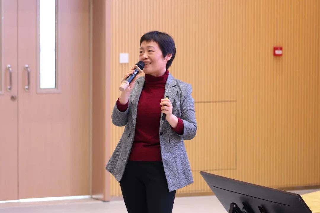 世界冠军来啦！棋后谢军走进ug环球体育，分享黑白格的人生哲学